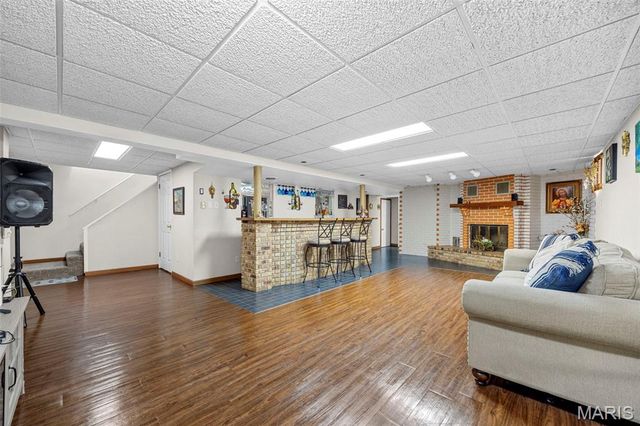 16 Tamma Lane, Hazelwood, MO 63042