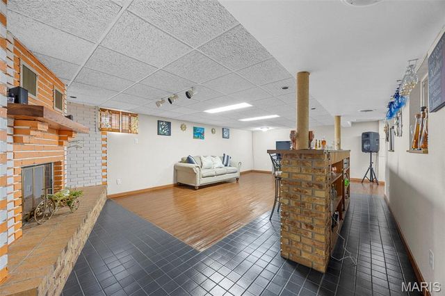 16 Tamma Lane, Hazelwood, MO 63042