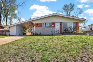 16 Tamma Lane, Hazelwood, MO 63042