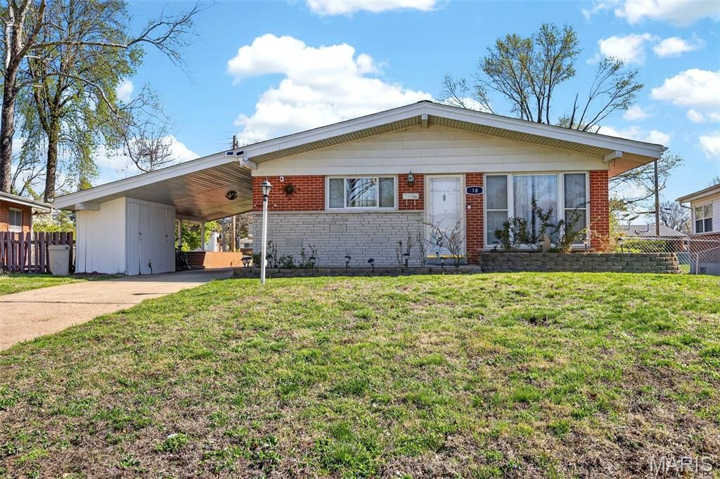 16 Tamma Lane, Hazelwood, MO 63042