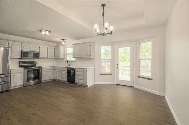 2521 NW Richard Street, Blue Springs, MO 64015
