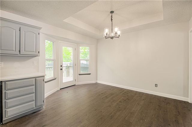 2521 NW Richard Street, Blue Springs, MO 64015