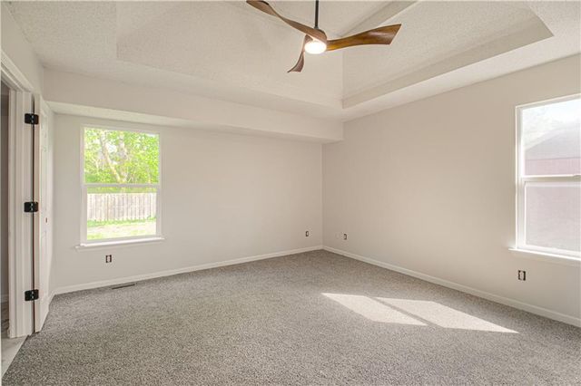 2521 NW Richard Street, Blue Springs, MO 64015