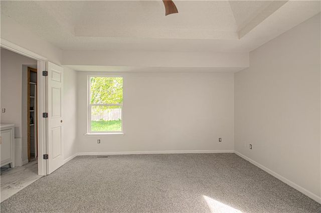 2521 NW Richard Street, Blue Springs, MO 64015