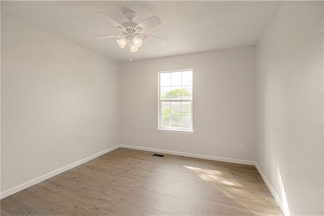 2521 NW Richard Street, Blue Springs, MO 64015