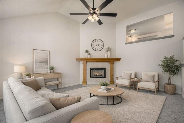 2521 NW Richard Street, Blue Springs, MO 64015