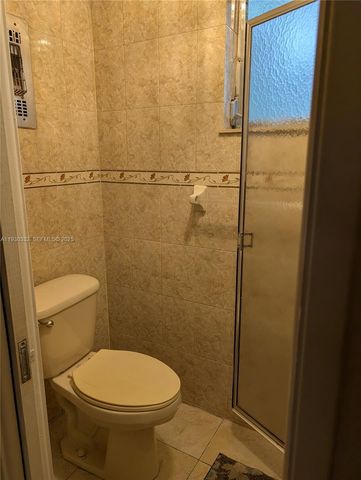 4550 NW 43rd Street, Lauderdale Lakes, FL 33319