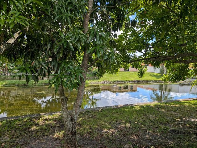 4550 NW 43rd Street, Lauderdale Lakes, FL 33319