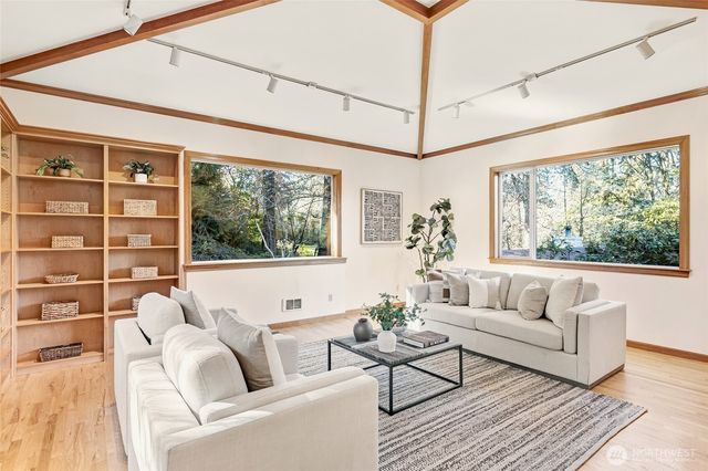 2209 NE 177th Street, Shoreline, WA 98155