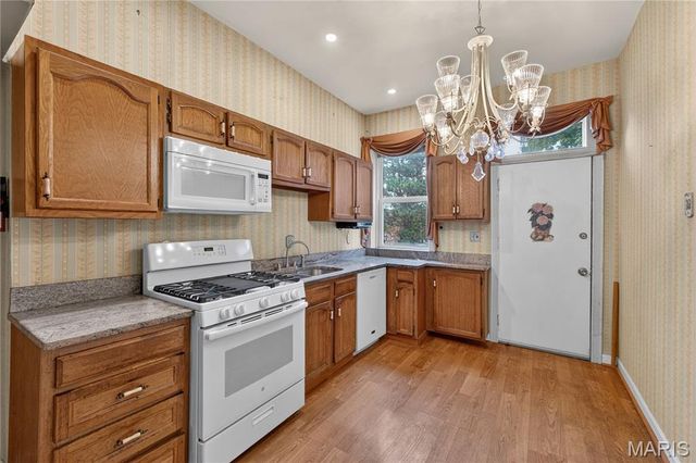 1392 Burd Avenue, St Louis, MO 63112
