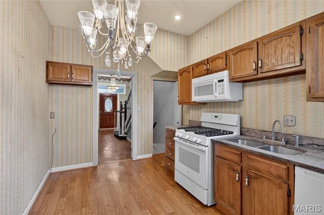 1392 Burd Avenue, St Louis, MO 63112
