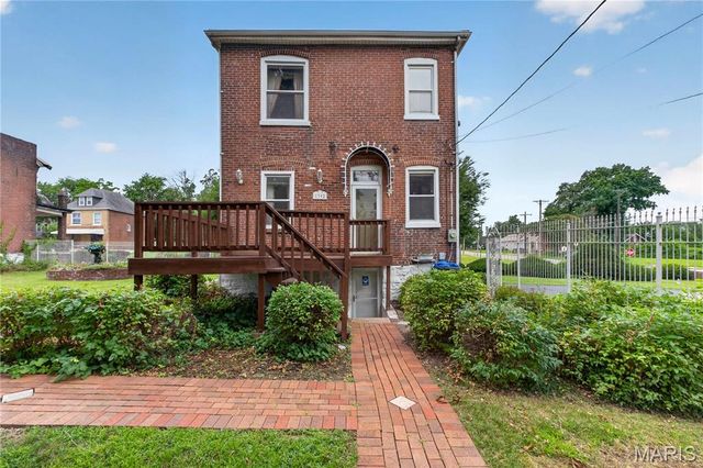1392 Burd Avenue, St Louis, MO 63112