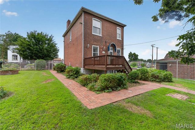 1392 Burd Avenue, St Louis, MO 63112