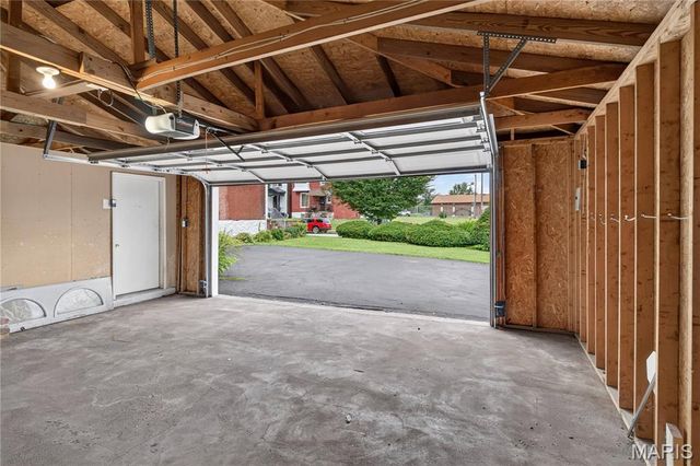 1392 Burd Avenue, St Louis, MO 63112
