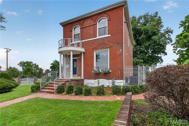 1392 Burd Avenue, St Louis, MO 63112