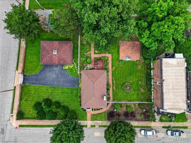 1392 Burd Avenue, St Louis, MO 63112