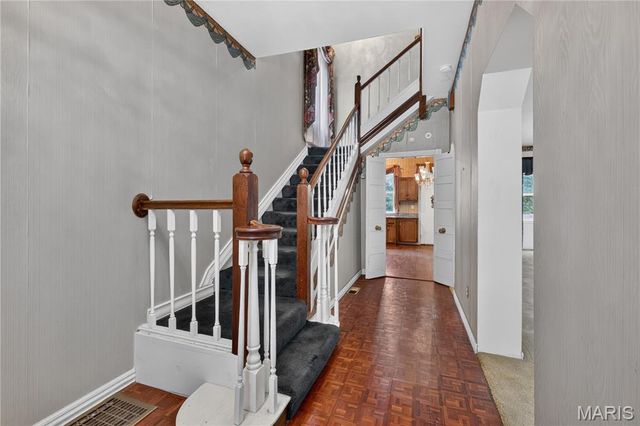 1392 Burd Avenue, St Louis, MO 63112