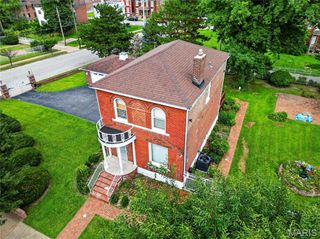 1392 Burd Avenue, St Louis, MO 63112