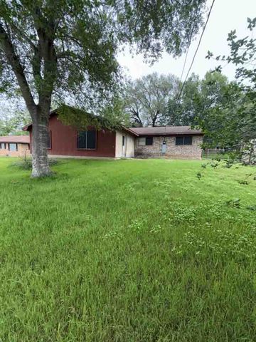 203 N Drumm, Brenham, TX 77833