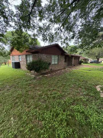 203 N Drumm, Brenham, TX 77833
