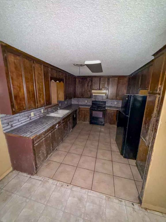 203 N Drumm, Brenham, TX 77833 — photo 3