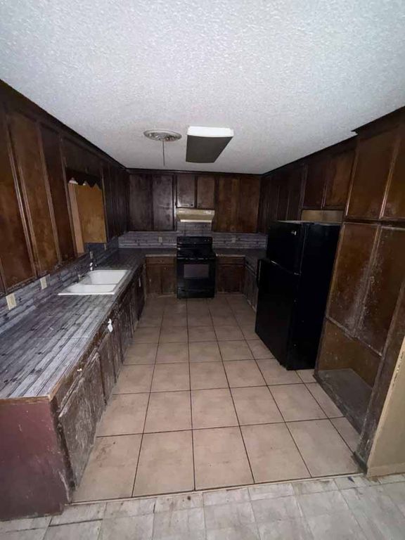 203 N Drumm, Brenham, TX 77833 — photo 4