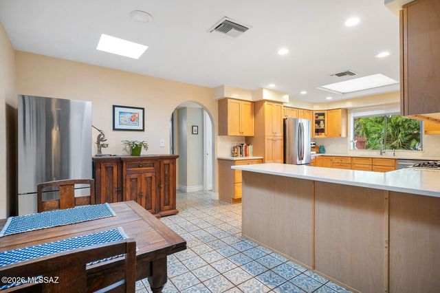 170 S Irving Avenue, Tucson, AZ 85711