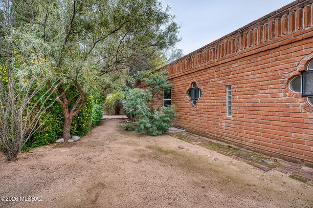 170 S Irving Avenue, Tucson, AZ 85711