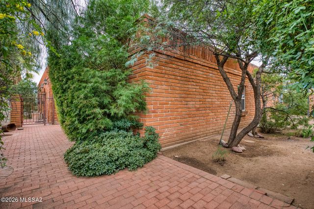 170 S Irving Avenue, Tucson, AZ 85711