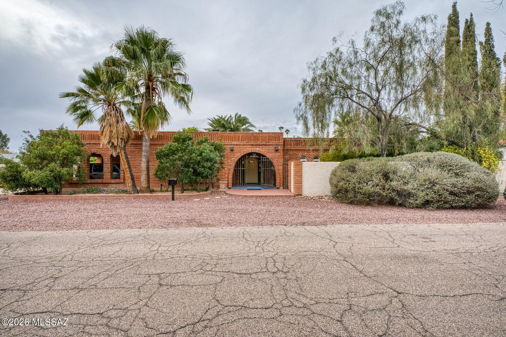 170 S Irving Avenue, Tucson, AZ 85711