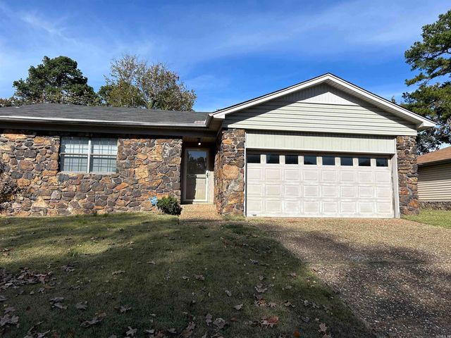 12714 Pleasant Forest Dr, Little Rock, AR 72212