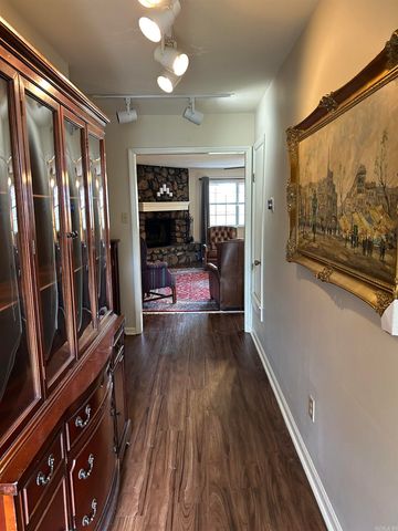 12714 Pleasant Forest Dr, Little Rock, AR 72212