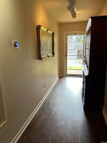 12714 Pleasant Forest Dr, Little Rock, AR 72212