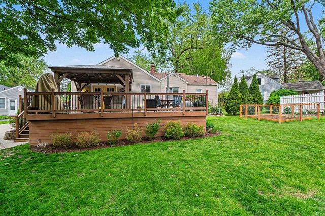 88 Hill Circle Drive, Waterford, MI 48328
