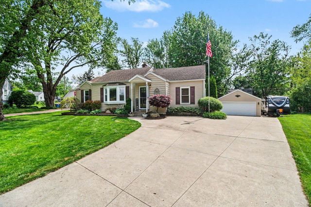 88 Hill Circle Drive, Waterford, MI 48328