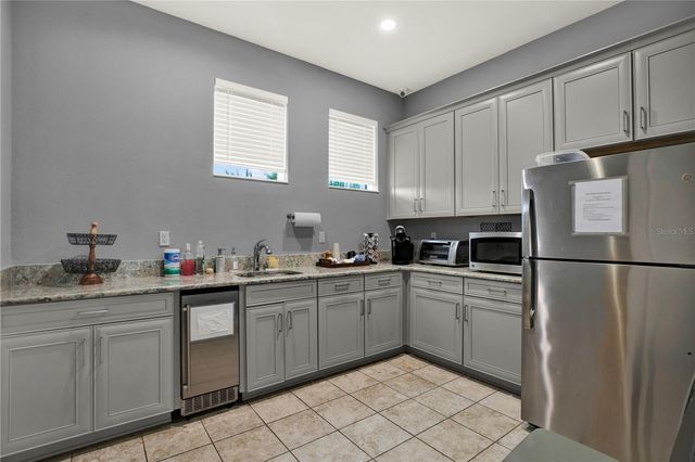19234 MOSSY PINE DRIVE, Tampa, FL 33647