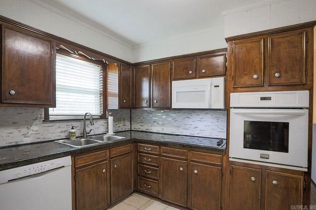 1121 Briar Creek, Little Rock, AR 72211