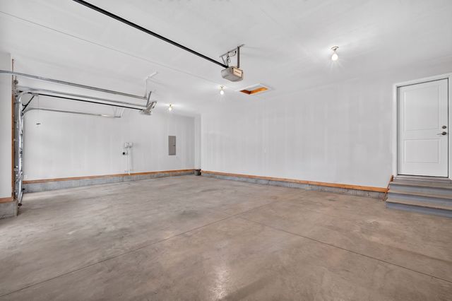 2609 NW Rockwood Lane, Grimes, IA 50111