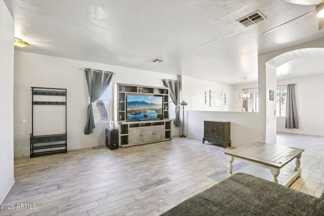 10466 E OBISPO Avenue, Mesa, AZ 85212