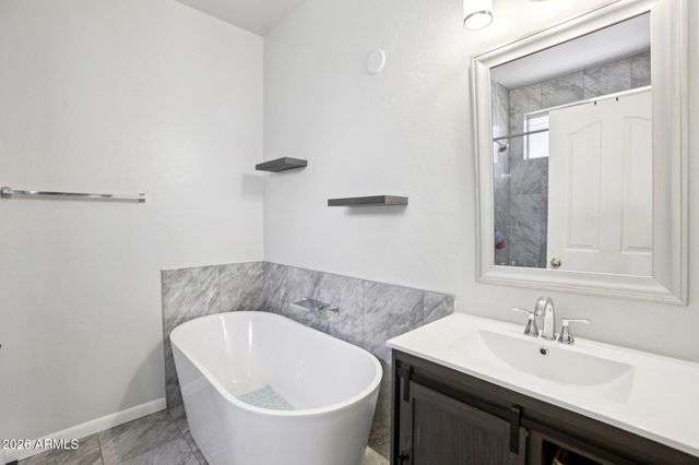 10466 E OBISPO Avenue, Mesa, AZ 85212