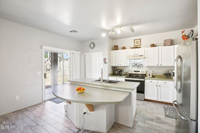 10466 E OBISPO Avenue, Mesa, AZ 85212