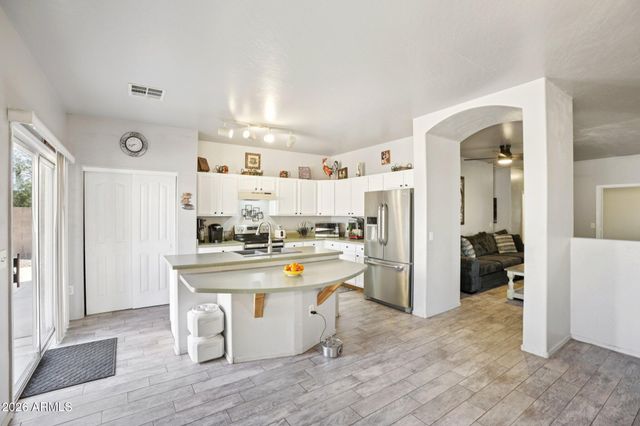 10466 E OBISPO Avenue, Mesa, AZ 85212