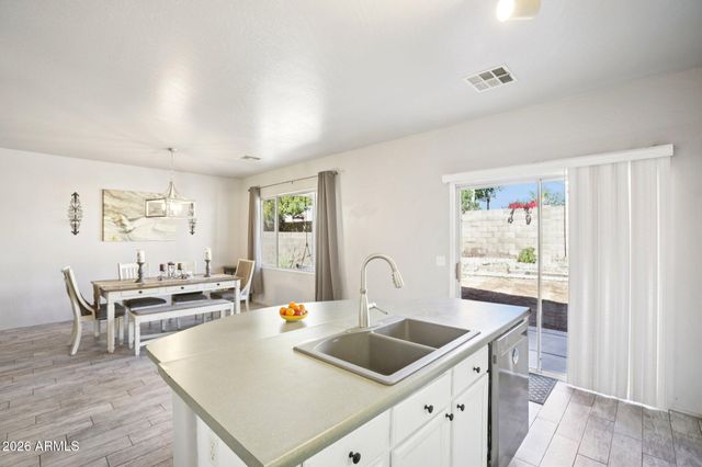 10466 E OBISPO Avenue, Mesa, AZ 85212