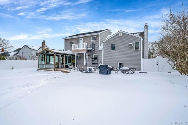 132 Gladstone Avenue, West Islip, NY 11795