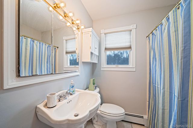 132 Gladstone Avenue, West Islip, NY 11795