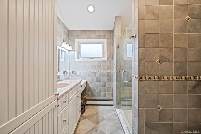 132 Gladstone Avenue, West Islip, NY 11795