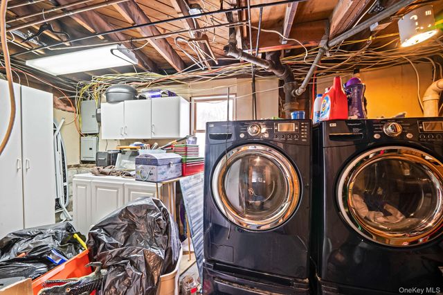 132 Gladstone Avenue, West Islip, NY 11795