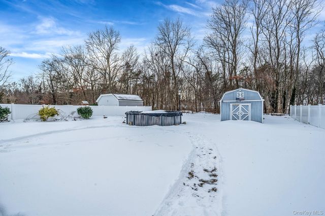 132 Gladstone Avenue, West Islip, NY 11795