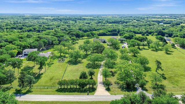 5300 Highland Drive, Denison, TX 75020