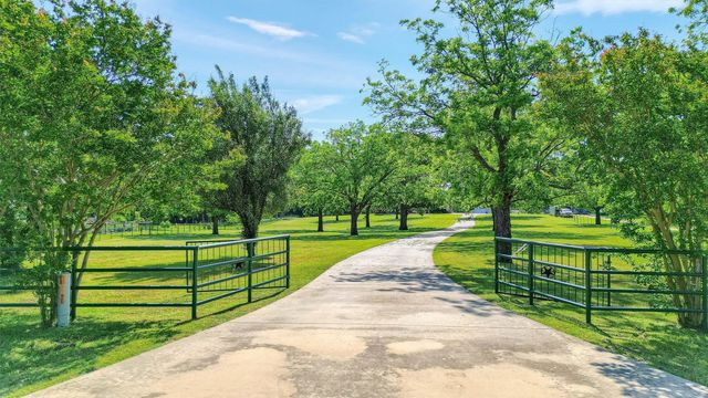 5300 Highland Drive, Denison, TX 75020